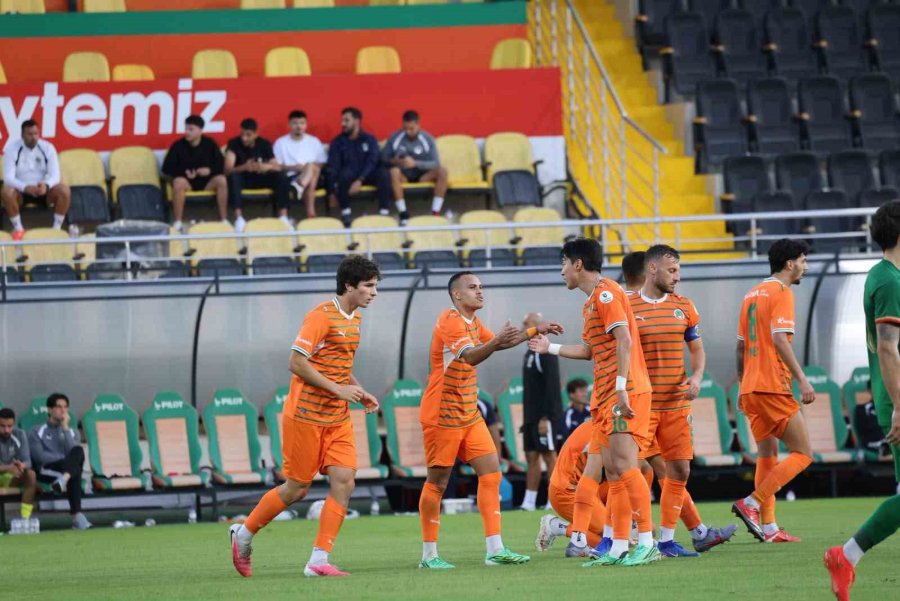 Alanyaspor, Amed Sportif Faaliyetler’i 4-0 Mağlup Etti