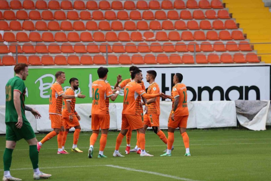 Alanyaspor, Amed Sportif Faaliyetler’i 4-0 Mağlup Etti