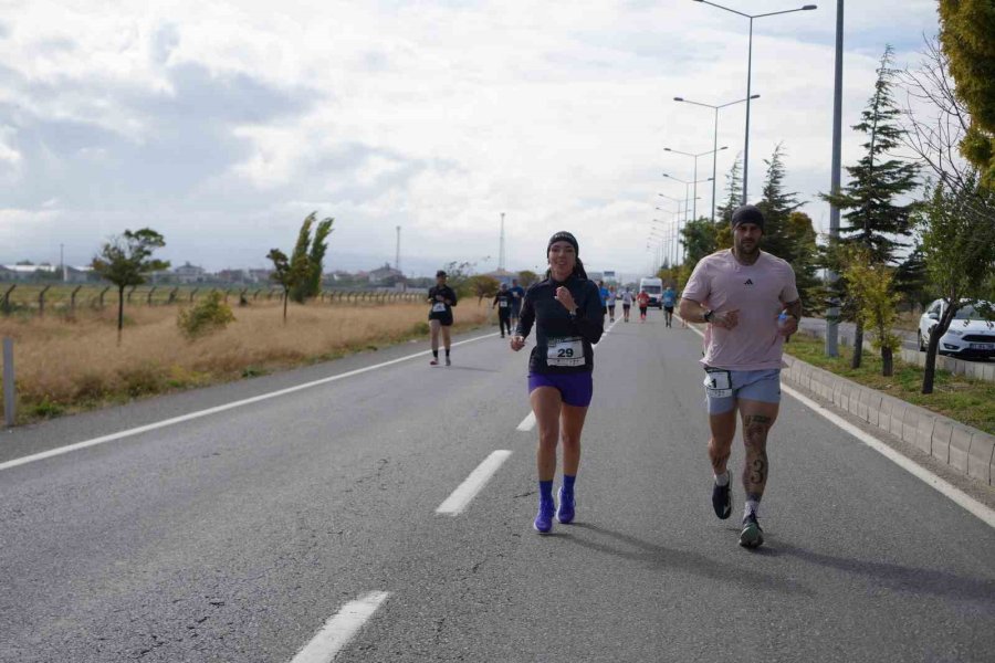 Niğde’de 3. Geleneksel Yarı Maratonu Koşuldu