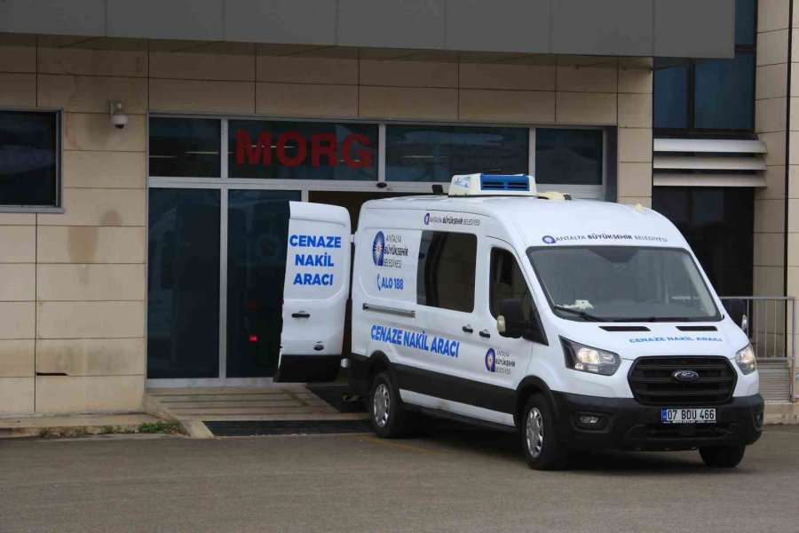 Gazipaşa’da Kızıyla Görüştüğü İçin Baba Tarafından Öldürülen Gencin Cenazesi Teslim Alındı