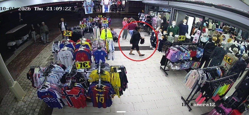 Mağazadan Eşofman Çalan Turistler, Taktıkları Otelin Bilekliği Sayesinde Yakalandı