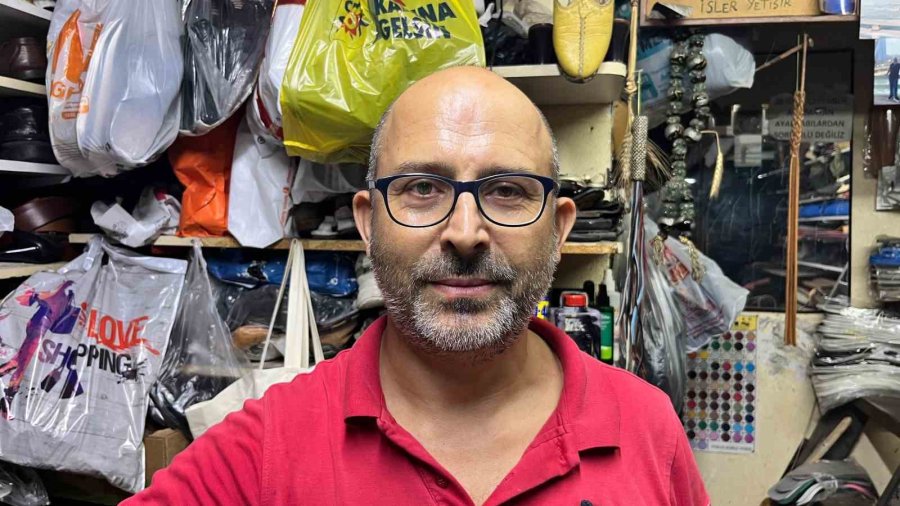 Öğretmenlerinin Kunduralarına Bakarak Başladığı Meslekte 28 Yılı Geride Bıraktı