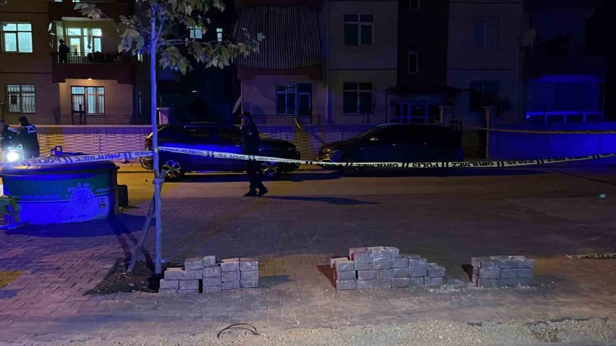 Boşanma Aşamasındaki Eşini Silahla Vurarak Yaraladı