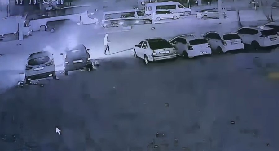 Antalya’da Oto Galeride 6 Aracı Ateşe Veren Şüpheli Tutuklandı
