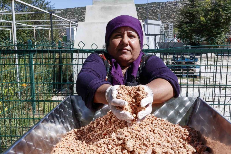 Büyükşehir’in Kadın Kooperatiflerinde Kış Hazırlıkları Başladı