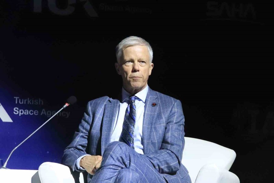 Nasa Başkan Yardımcısı Anderson: "ay Yüzeyinde Kalıcı Varlık Oluşturmaya Başlayacağız, Ardından Hedefimizi Mars’a Çevireceğiz"