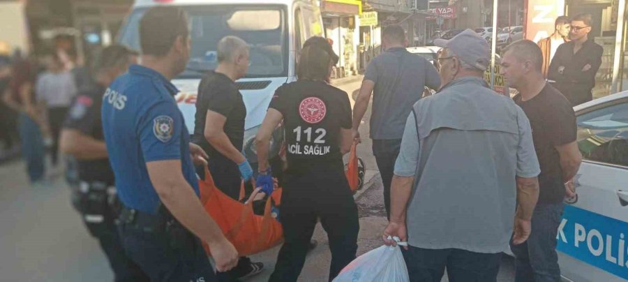 Antalya’da Otomobil İle Motosiklet Çarpıştı: 2 Yaralı