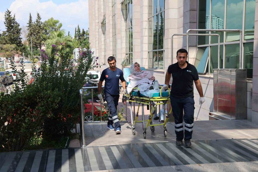 Hastalar Evlerinde Muayene Ediliyor, Sağlık Kuruluşlarına Ulaştırılıyor