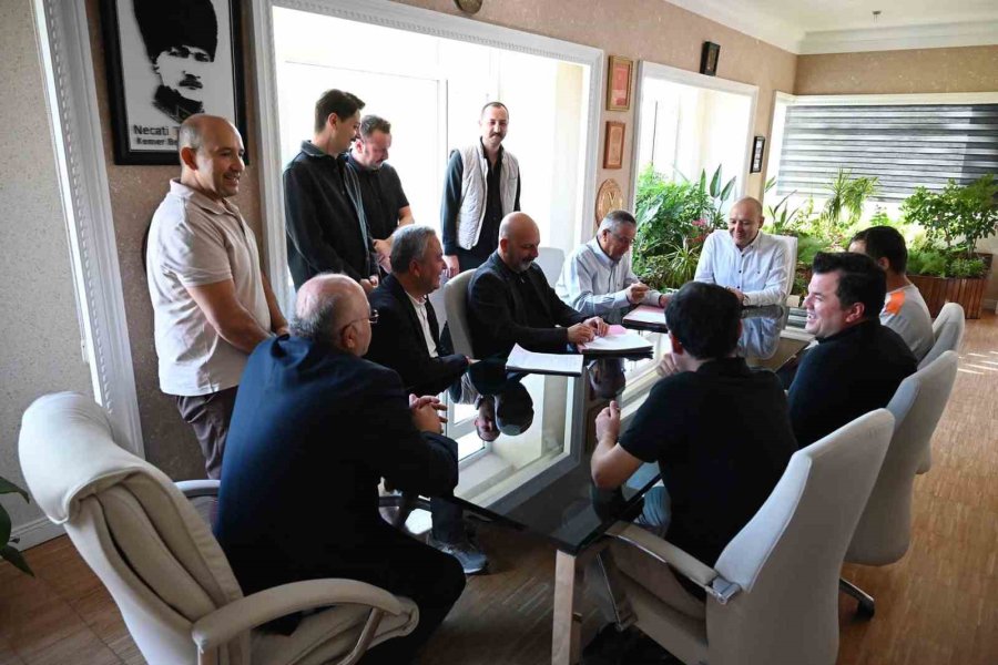 Kemer Belediyesi Personeline Yüzde 15 Zam