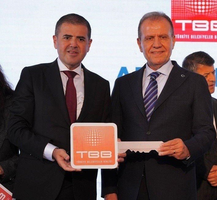 Mersin’deki Operasyonda Başkan Seçer’in De Aralarında Olduğu 3 Başkan Tutuklandı
