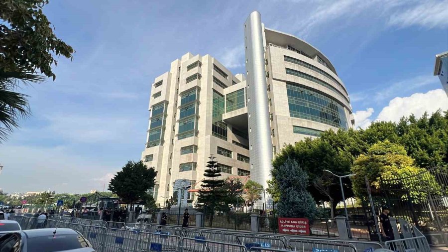 Mersin’deki Operasyonda Başkan Seçer’in De Aralarında Olduğu 3 Başkan Tutuklandı