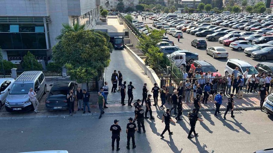 Mersin’deki Operasyonda Tutuklanan Vahap Seçer’inde Aralarında Olduğu 34 Şüpheli Cezaevine Gönderildi