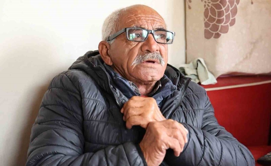 Köyde 11 Yıldır Tek Başına Yaşıyor