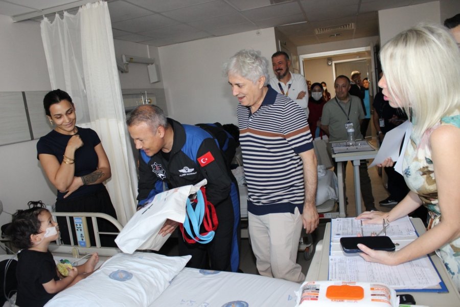 11 Astronot Akdeniz Üniversitesi’nde Çocuklar Ve Gençlerle Buluştu