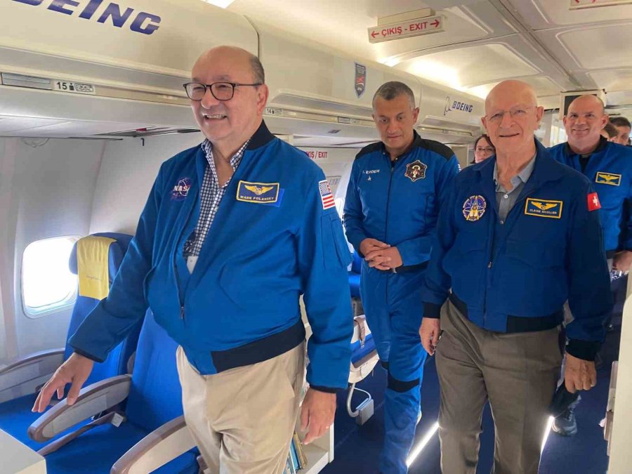 Dört Astronot Aksu’daki Uçak Okulunda Öğrencilerle Bir Araya Geldi