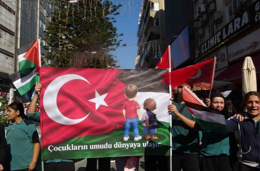 Antalya’da Filistin’e Destek Yürüyüşü