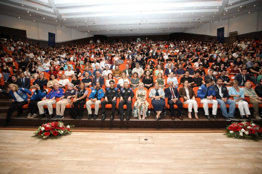 11 Astronot Akdeniz Üniversitesi’nde Çocuklar Ve Gençlerle Buluştu