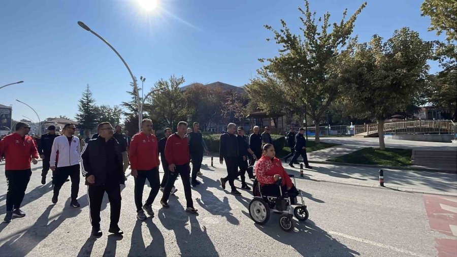Karaman’da Amatör Spor Haftası Etkinlikleri Kortej Yürüyüşüyle Başladı