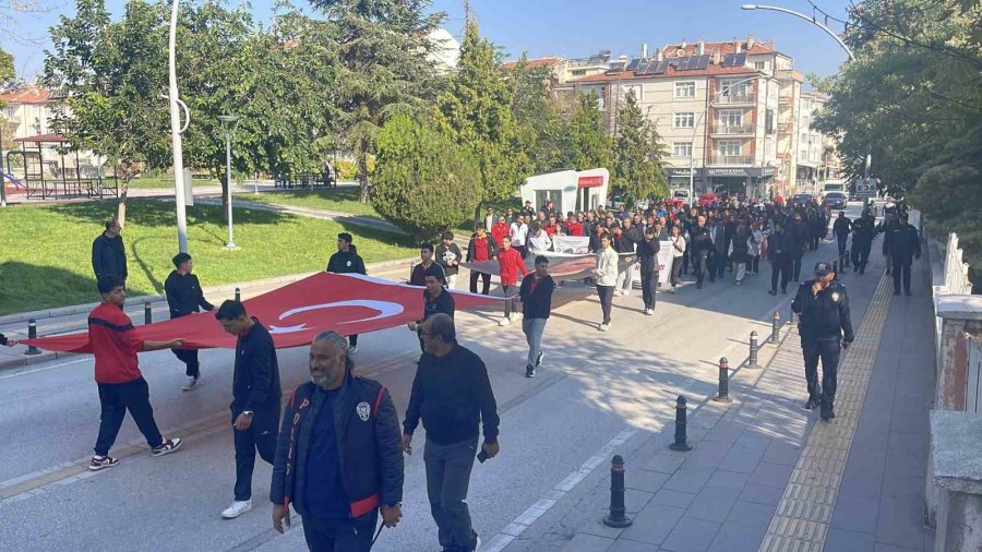 Karaman’da Amatör Spor Haftası Etkinlikleri Kortej Yürüyüşüyle Başladı