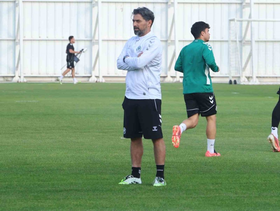 İlhan Palut: "umarım Hakemlerde Bu Bir Özgüven Yitimi Oluşturmaz Ve Tekrar Adaletli Bir Şekilde Maç Yönetirler"