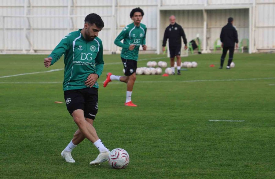 İlhan Palut: "umarım Hakemlerde Bu Bir Özgüven Yitimi Oluşturmaz Ve Tekrar Adaletli Bir Şekilde Maç Yönetirler"