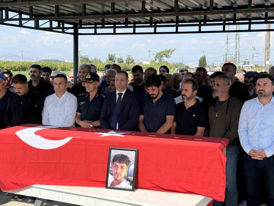 Gemi Faciasında Cenazesine Ulaşılan Üniversiteli Genç, Mersin’de Toprağa Verildi
