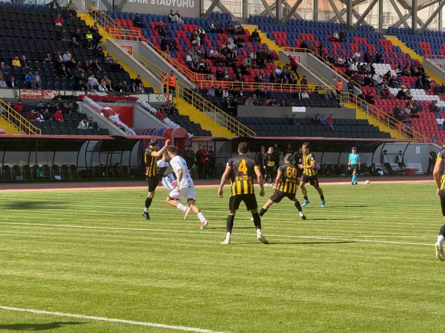 Niğde Belediyespor’dan Kadın Ve Çocuk Taraftarlara Ücretsiz Tribün