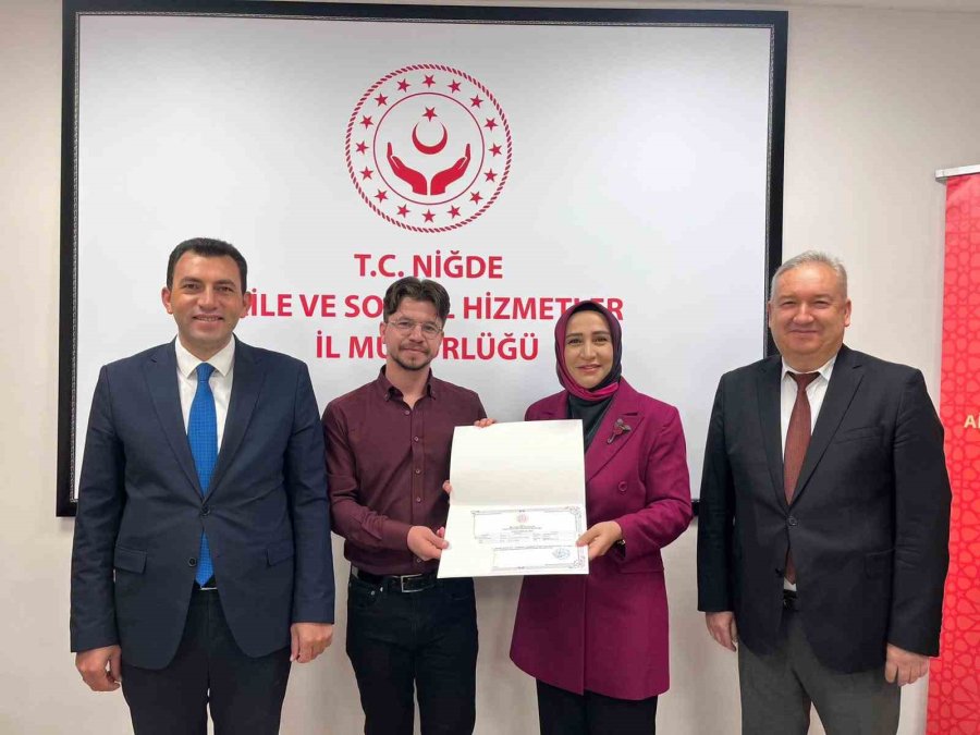 Niğde’de Türk İşaret Dili Kursunu Tamamlayanlara Sertifikaları Verildi