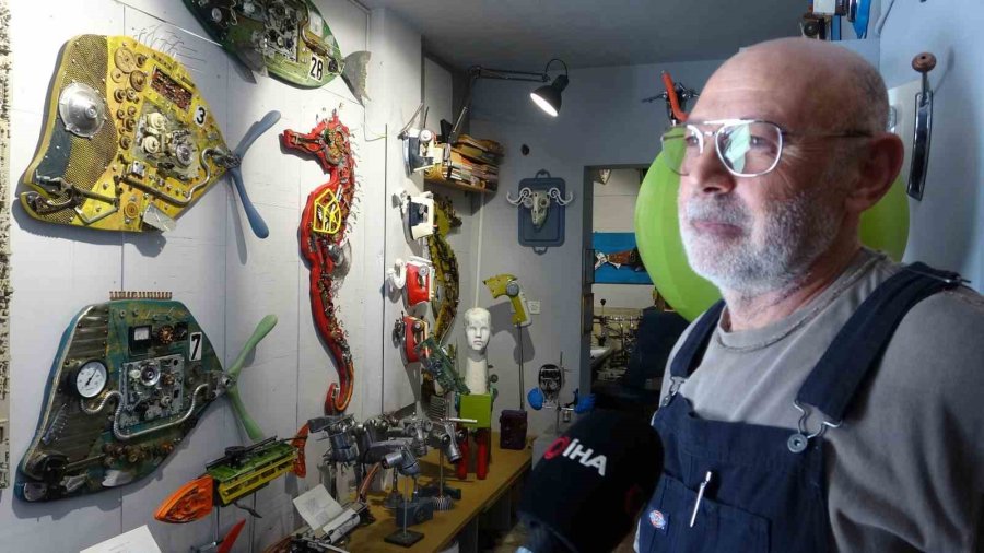 Çöpe Gidecek Elektronik Malzemeler Onun Ellerinde Sanat Eserine Dönüşüyor