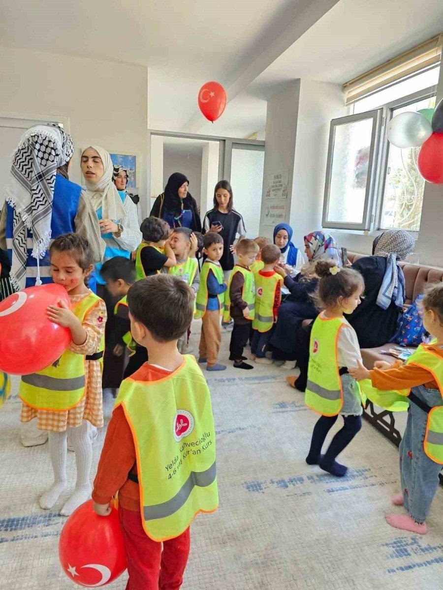 ’filistinli Çocuklar İçin Çiz’ Etkinliği