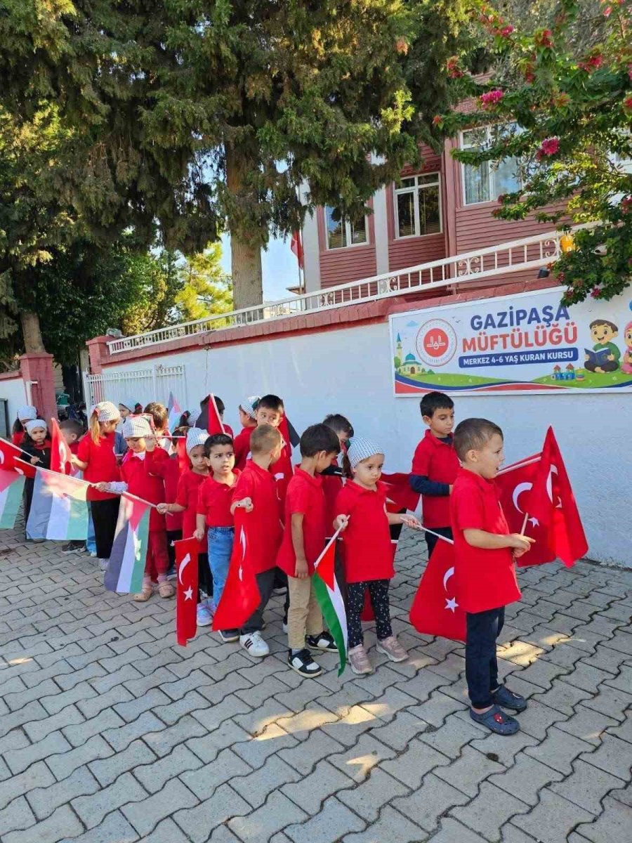 ’filistinli Çocuklar İçin Çiz’ Etkinliği