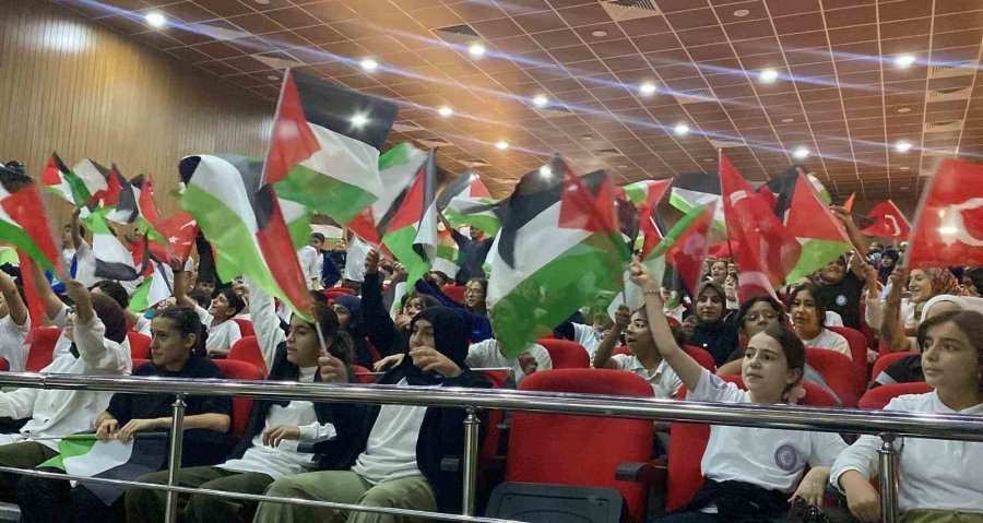 Mersin’de Gazze İçin Anma Programı Düzenlendi