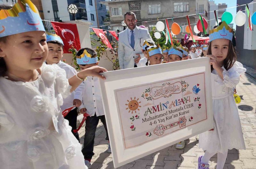 Osmanlı’dan Günümüze Uzanan ’bedi Besmele Ve Amin Alayı’ Merasimi Düzenlendi