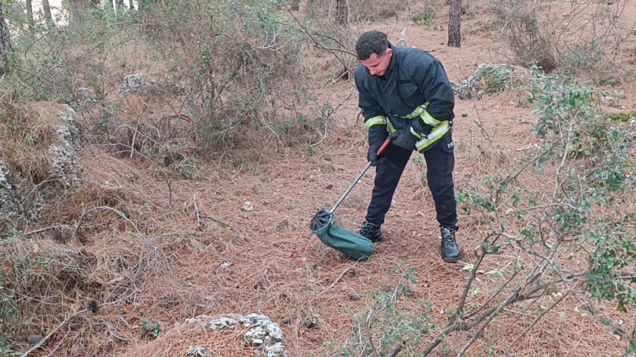 Evin Girişinde Bulunan Yılan, İtfaiye Ekiplerince Doğaya Bırakıldı