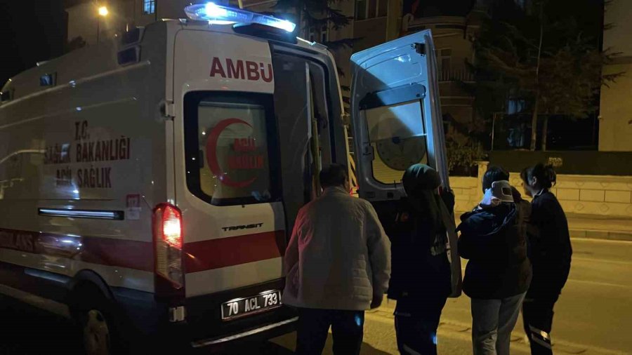 Karaman’da Hafif Ticari Araç Kaza Yapan Otomobile Çarptı: 2 Yaralı