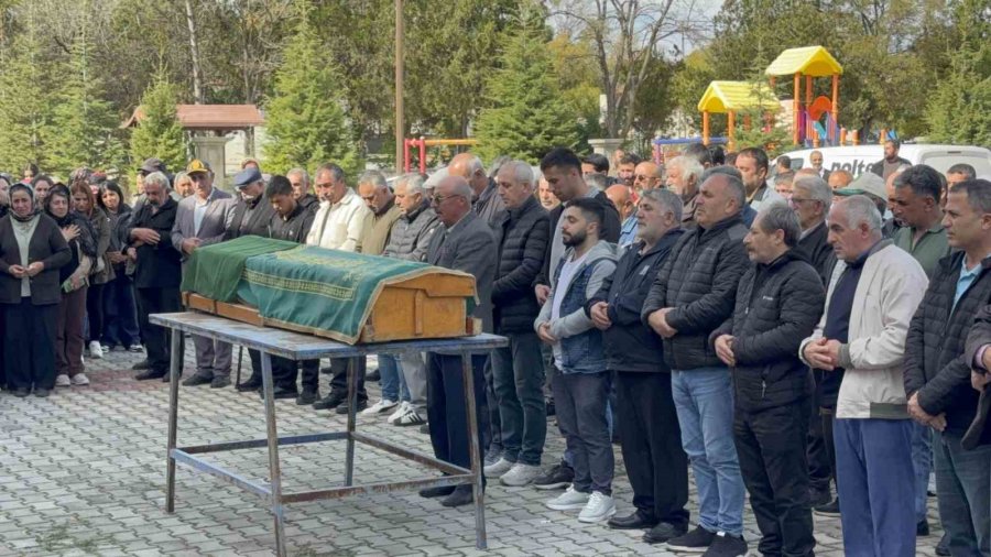 Manisa’daki Otobüs Kazasında Ölen Yolcuya Konya’da Veda