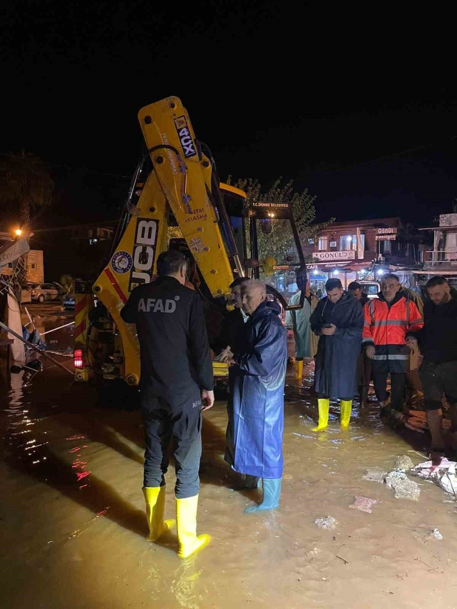 Antalya’da Sağanak Nedeniyle Mahsur Kalan 22 Kişi Kurtarıldı