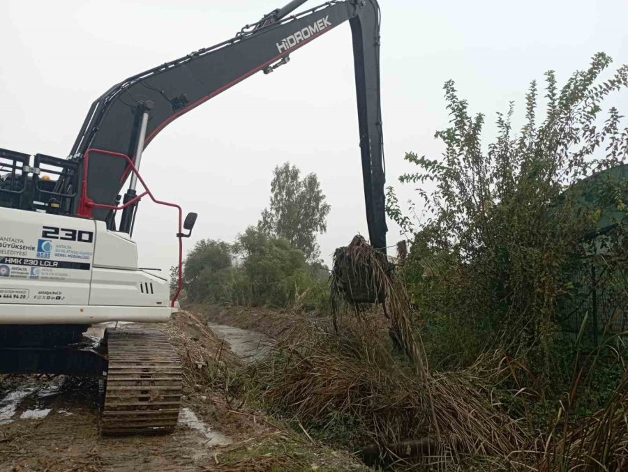Büyükşehir Belediyesi 464 Personel Ve 347 İş Makinesi İle Teyakkuzda