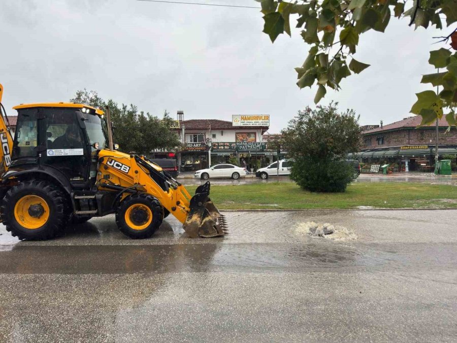 Büyükşehir Belediyesi 464 Personel Ve 347 İş Makinesi İle Teyakkuzda