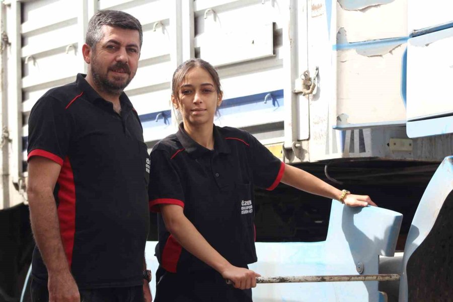 Babasını İzleyerek Büyüyen Kız, Kaportacılığı Meslek Edindi