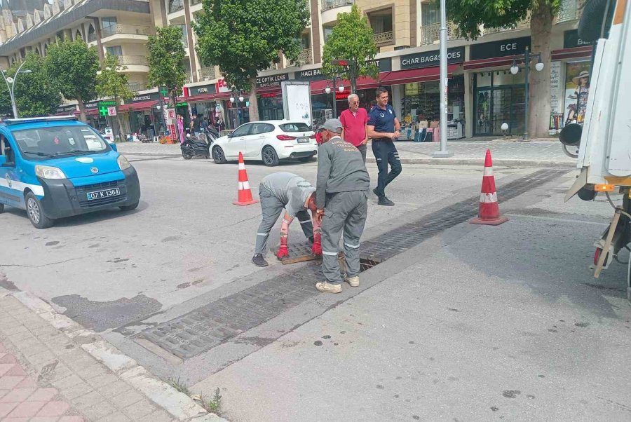 Kemer’de Mazgal Temizliği Çalışmaları Tamamlandı