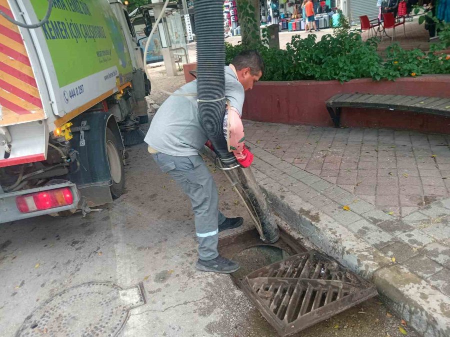 Kemer’de Mazgal Temizliği Çalışmaları Tamamlandı
