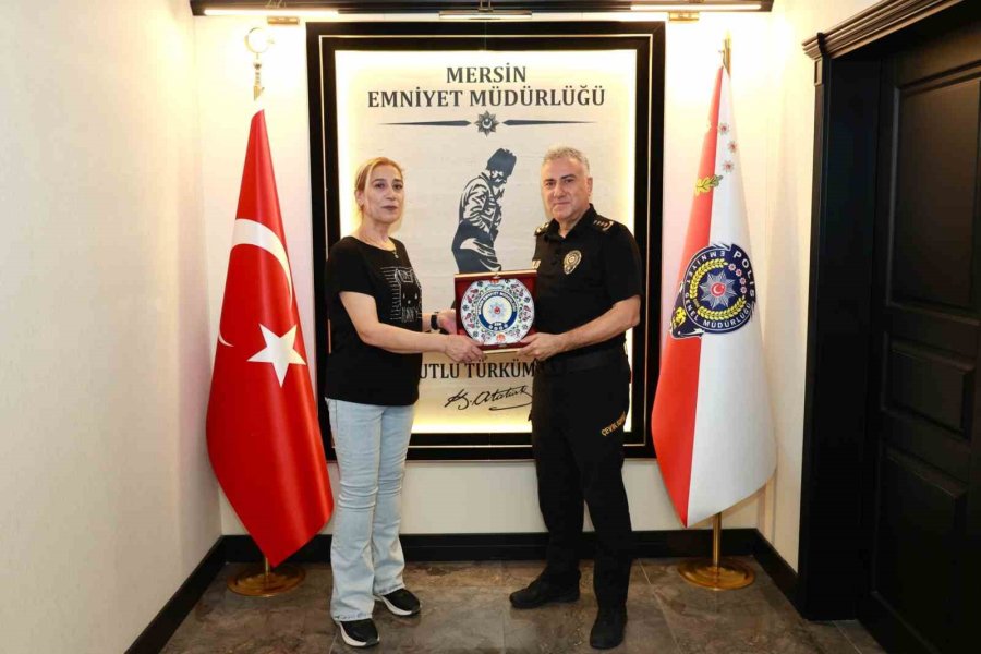 Mersin’de Görevini Tamamlayan Polisler Emekliliğe Uğurlandı