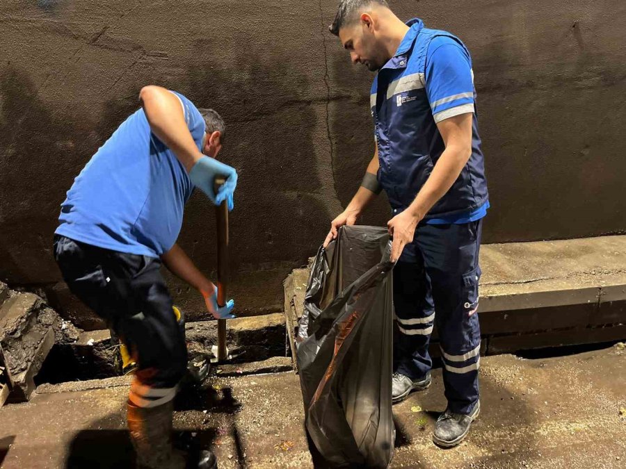Antalya Büyükşehir Belediyesi 478 Personel Ve 347 İş Makinesi İle Sahada