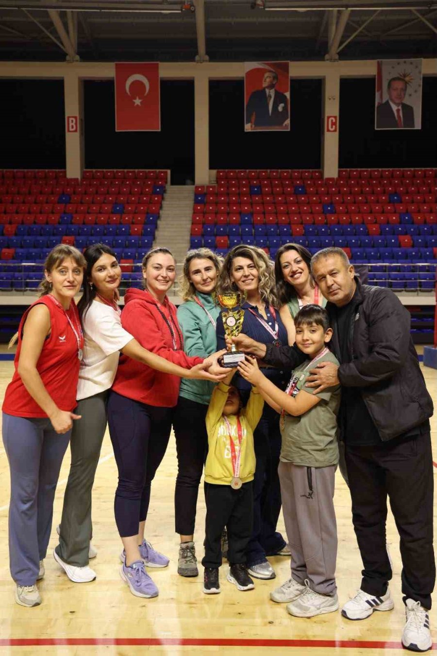 Niğde’de Kadınlar Voleybol Turnuvasının Şampiyon Belli Oldu