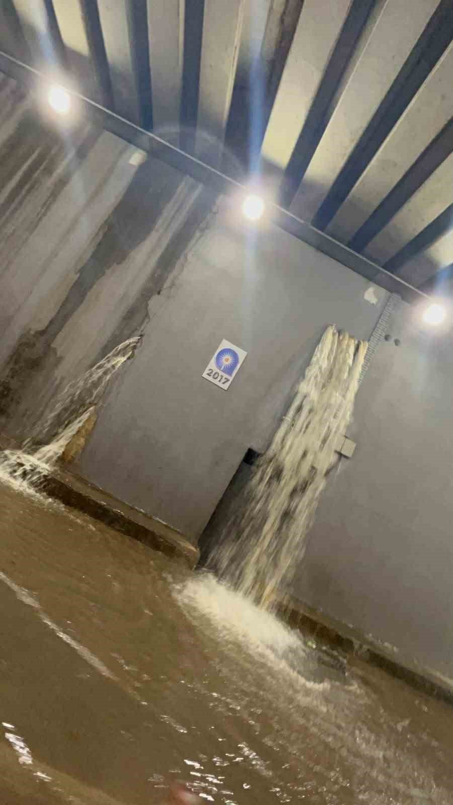 Antalya’da Şiddetli Yağışın Ardından Hasar Tespit Çalışmalarına Başlandı
