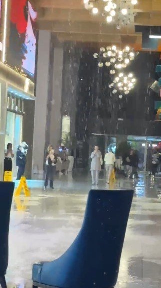 Titanic Filmi Antalya’da Gerçek Oldu: Oteli Su Bastı, O Piyano Çalmaya Devam Etti