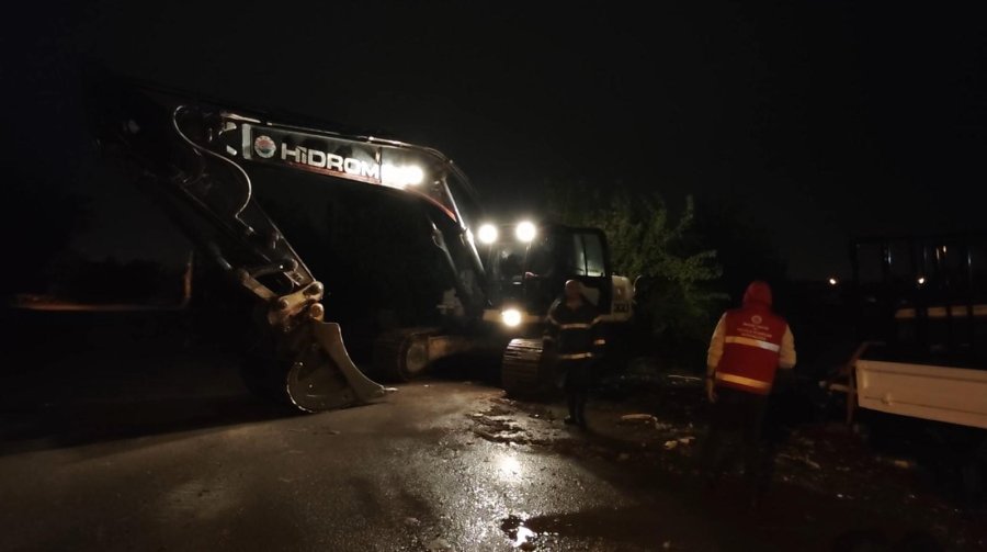 Kepez’de Sağanak Seferberliği: 101 İhbara Müdahale Edildi