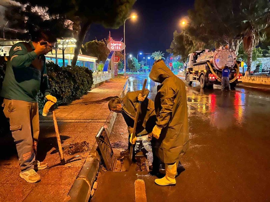 Mersin’de Beklenen Kuvvetli Yağışa Karşı Kriz Masası Oluşturuldu