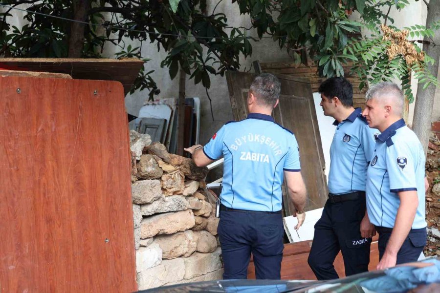 Antalya’da Hurda Ve Atık Depolarına Operasyon: 15 Kamyon Atık Kaldırıldı